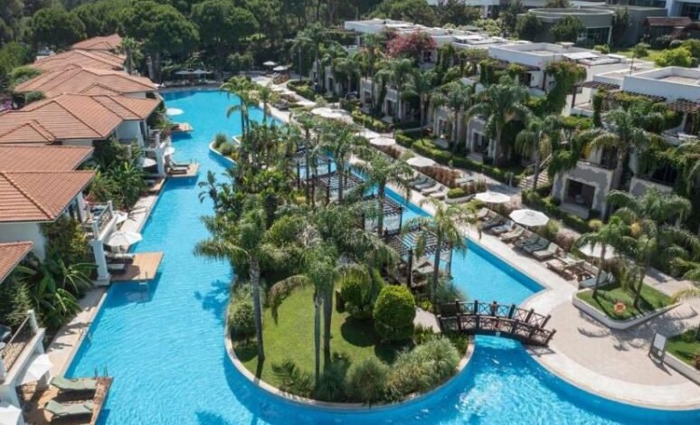 فنادق-أنطاليا-تمنح-العائلات-إقامة-مترفة-لا-تُنسى