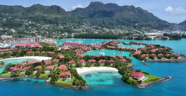 إكسبيديا-تكشف-عن-أكثر-الجزر-جذبًا-لسياح-الإمارات-في-عام-2025