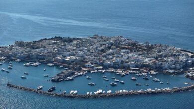 جزيرة-سورية-تبعد-3-كيلومترات-عن-الساحل-وتحمل-آثار-حضارات-تعاقبت-عبر-آلاف-السنين