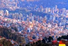 مدينة-تتدرج-مبانيها-على-المنحدرات-وتقع-وسط-جبال-الأنديز-المرتفعة