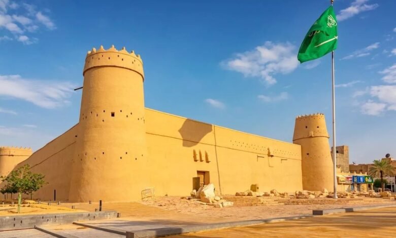 قصر-في-حي-الديرة-يربط-زواره-بتاريخ-المملكة-من-خلال-4-أبراج